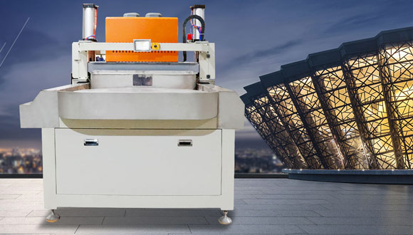 液晶玻璃切割機(jī)通常由哪幾個(gè)部分組成？